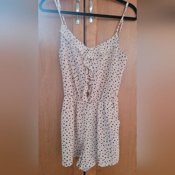 Pink Heart Romper with Pockets - Picture 2 of 5